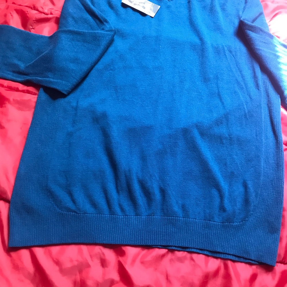 Sweater - Picture 6 of 6